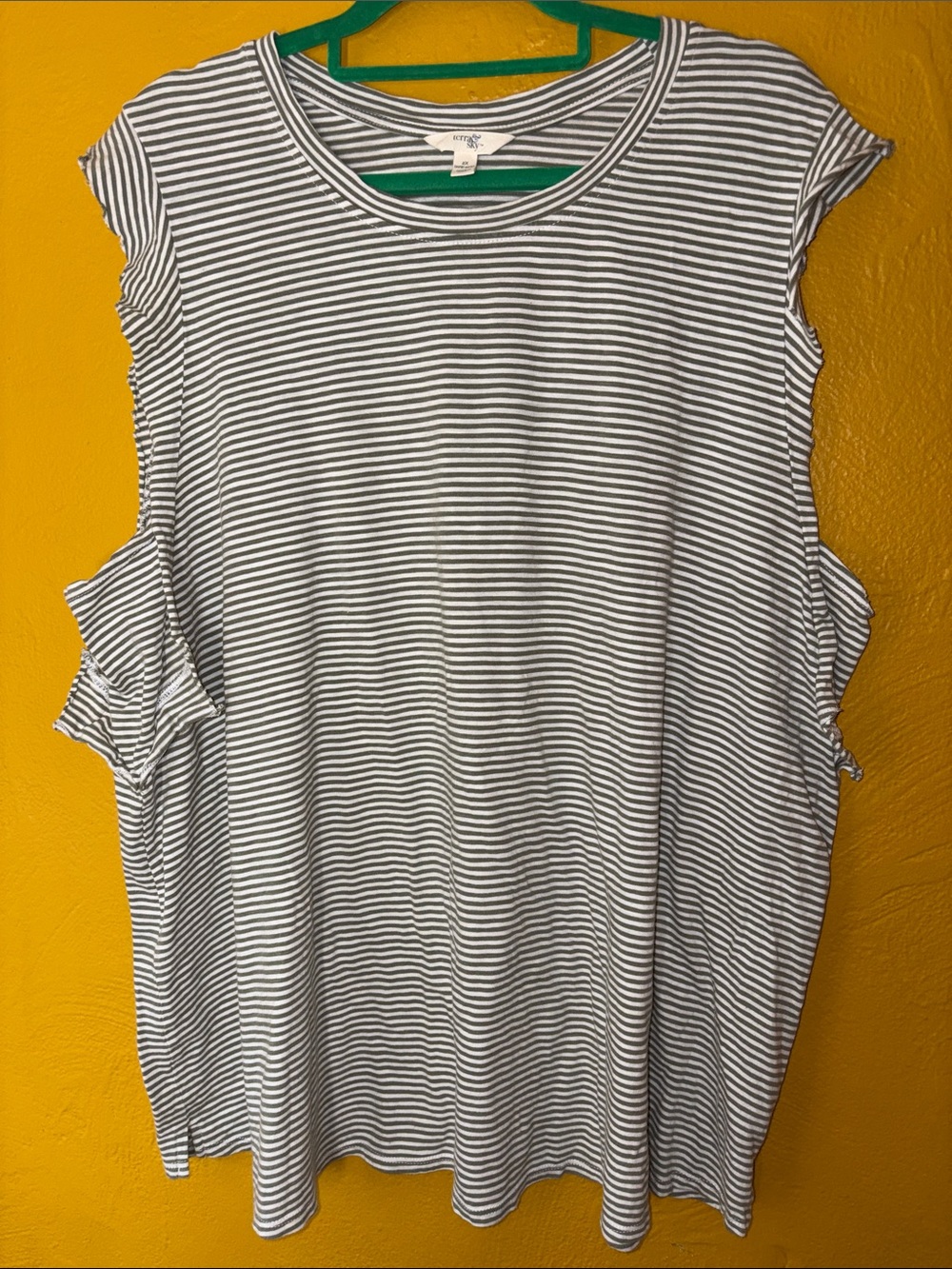 Terra & Sky Grey and White Striped Sleeveless Tank 2XL XXL Ruffle Sleeves